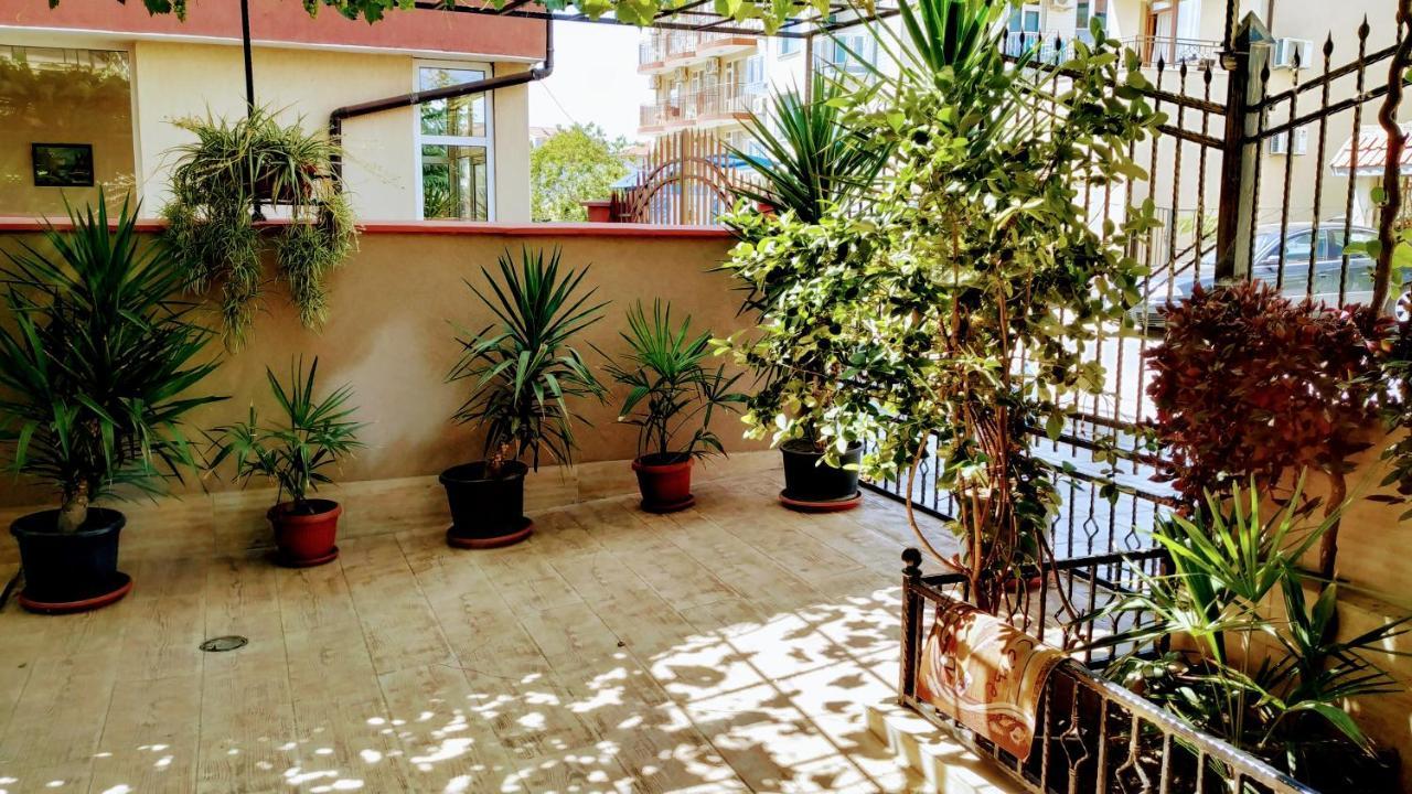 Dracena Guesthouse Ravda Buitenkant foto