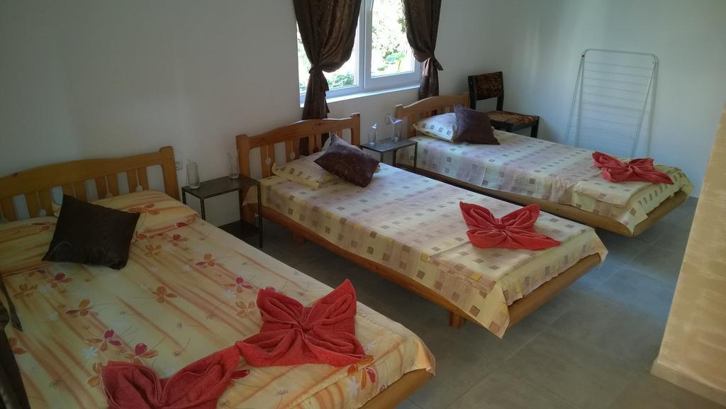 Dracena Guesthouse Ravda Buitenkant foto