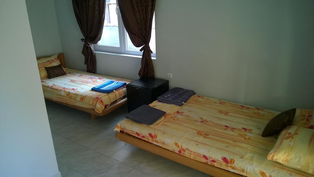 Dracena Guesthouse Ravda Buitenkant foto
