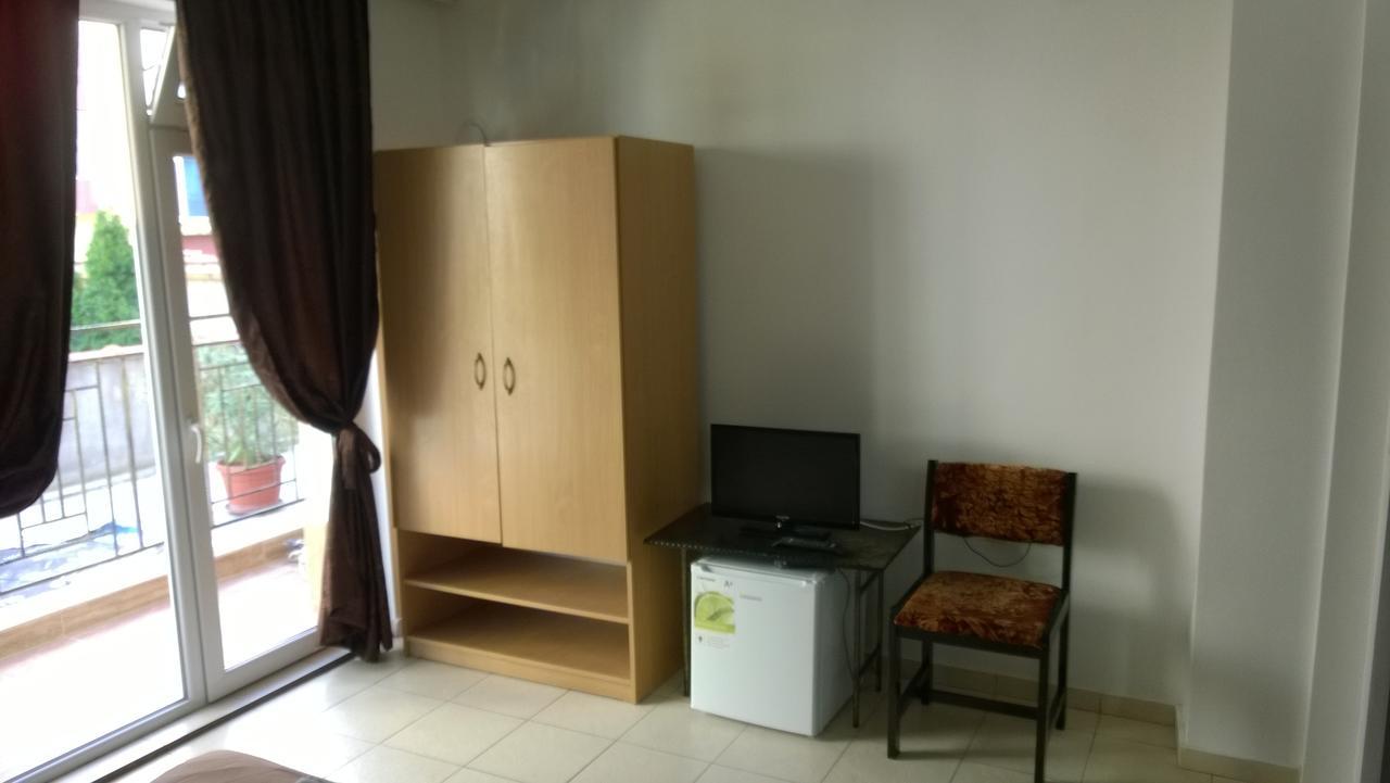 Dracena Guesthouse Ravda Buitenkant foto
